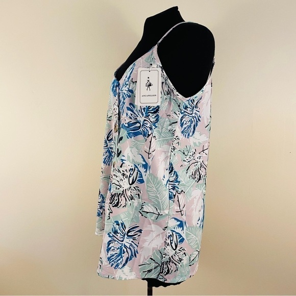 Buttoned tank top pastel colours wood buttons leaves foliage adjustable straps - Picture 3 of 11